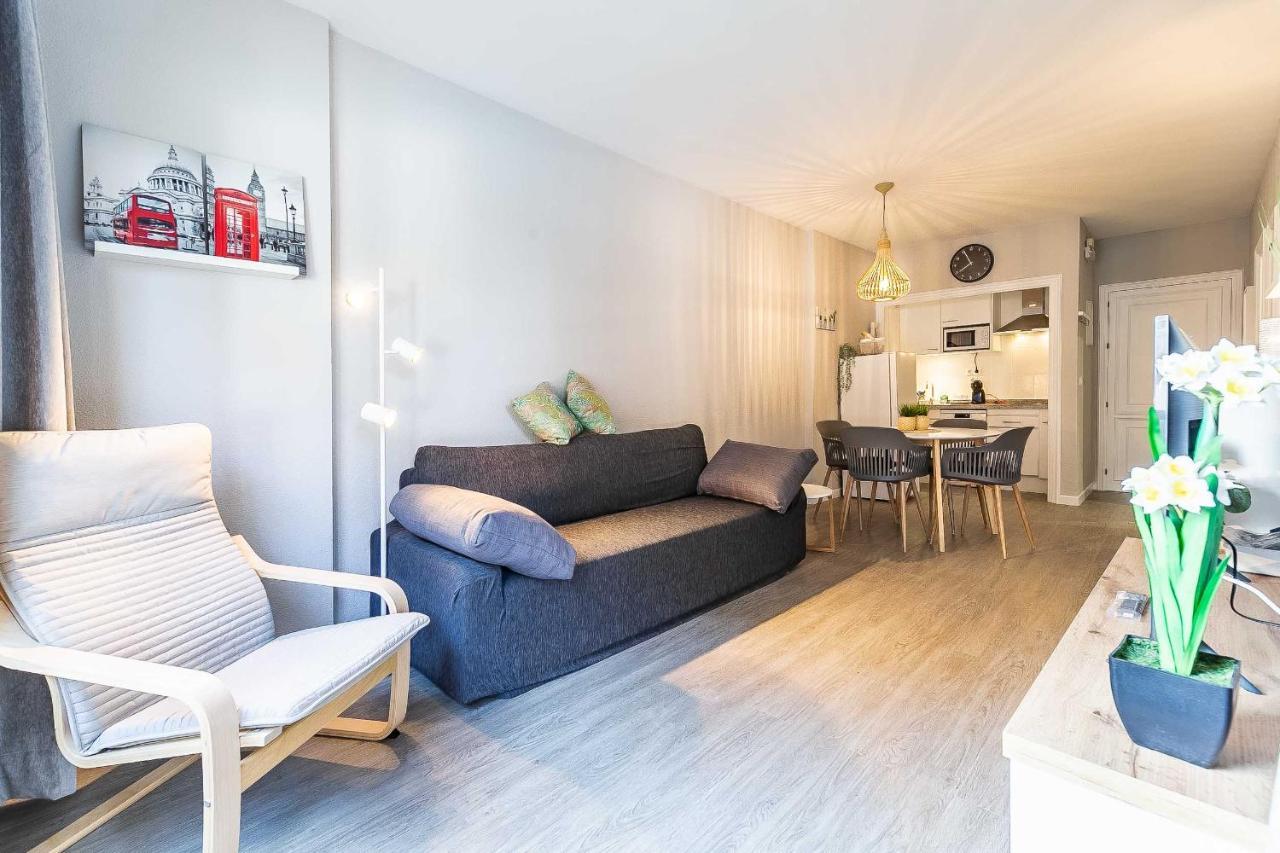 76-Lovely Beach Front Apartment In Fuengirola Exteriör bild